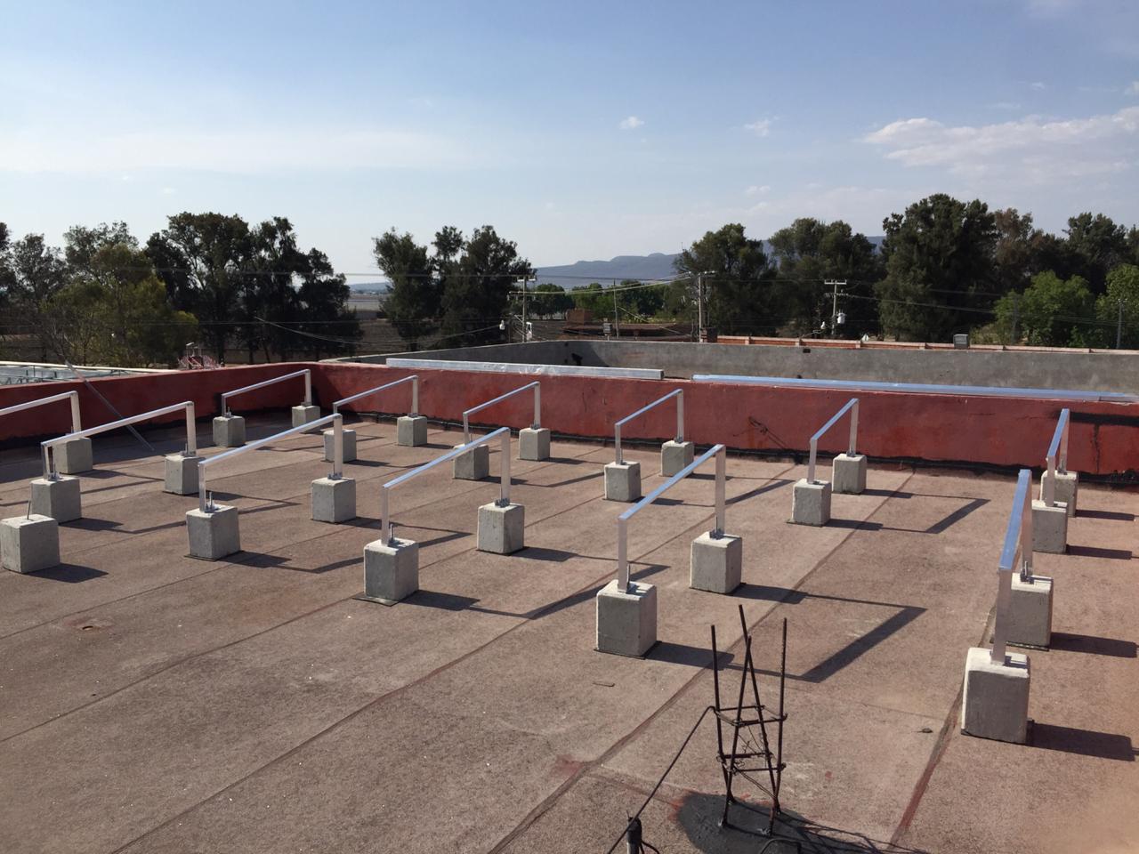 estructura paneles solares_bloque concreto